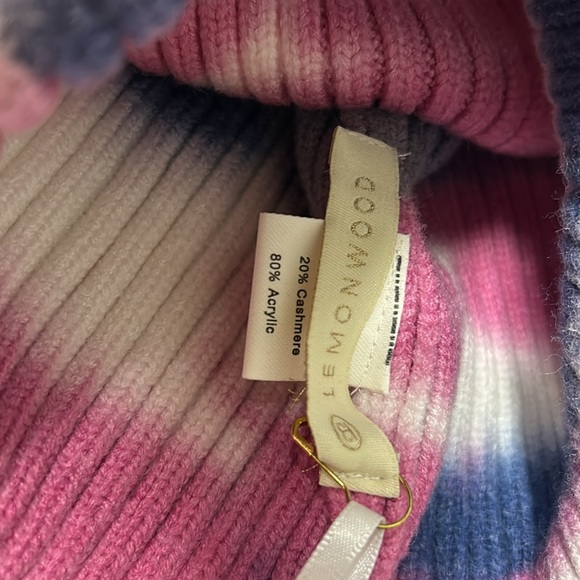 Lemonwood Toque with Pom Pom - Picture 8 of 14